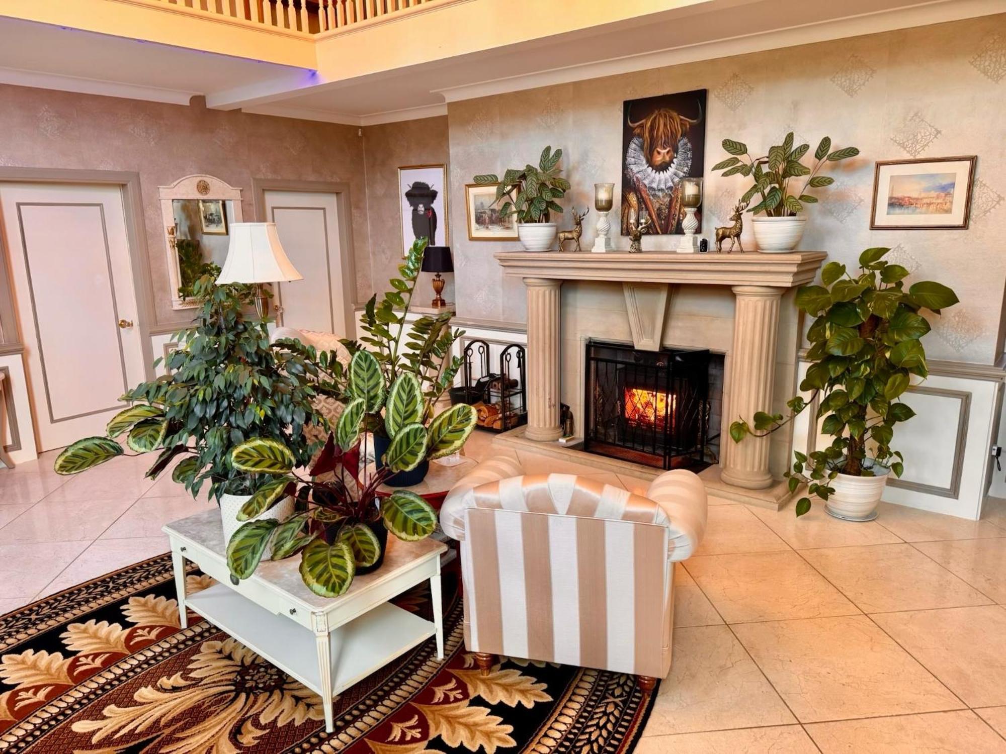 Finn Village - Loch Lomond Villa B&B - Black Room With Jacuzzi-Style Bath غلاسغو المظهر الخارجي الصورة