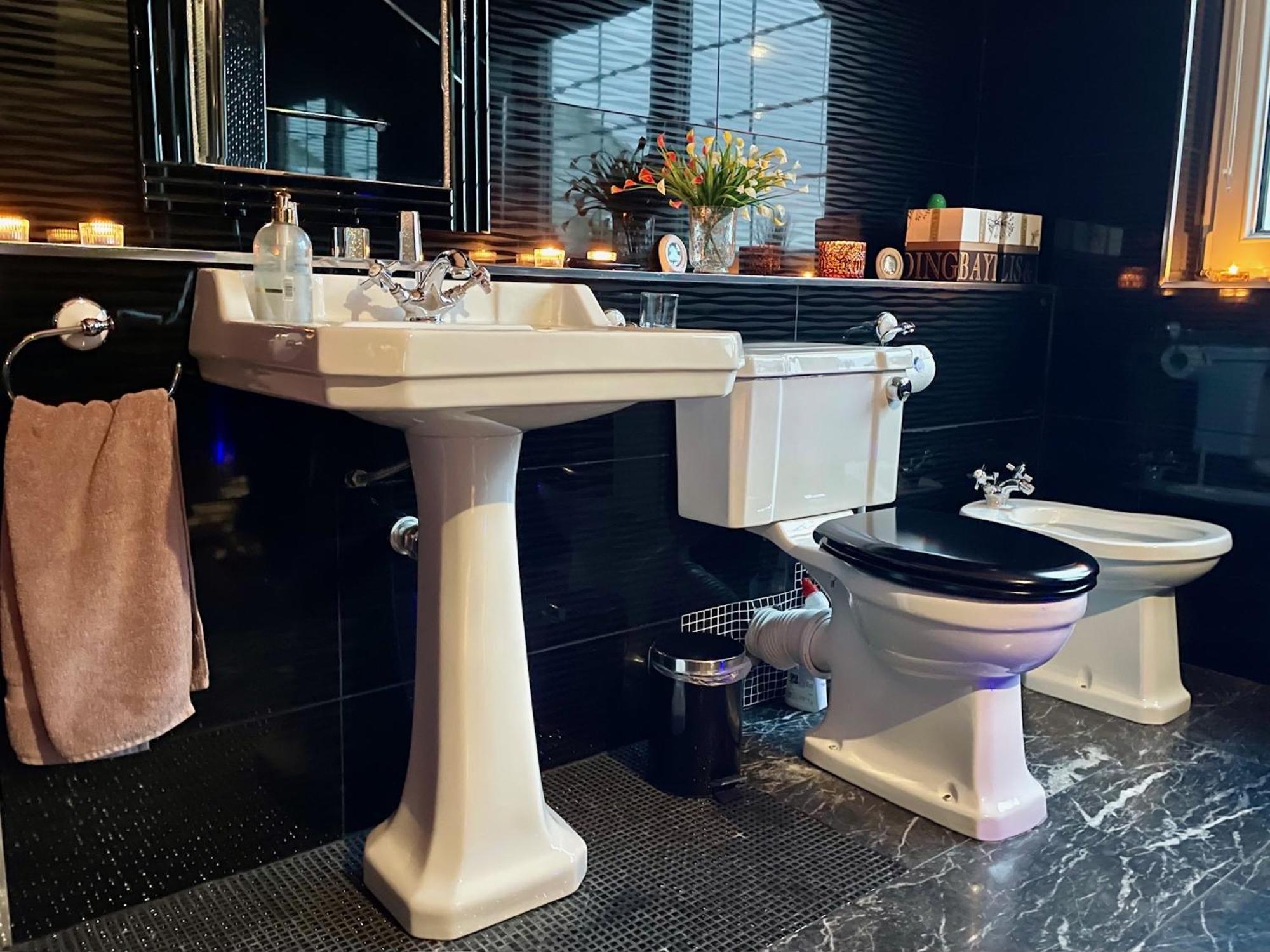 Finn Village - Loch Lomond Villa B&B - Black Room With Jacuzzi-Style Bath غلاسغو المظهر الخارجي الصورة