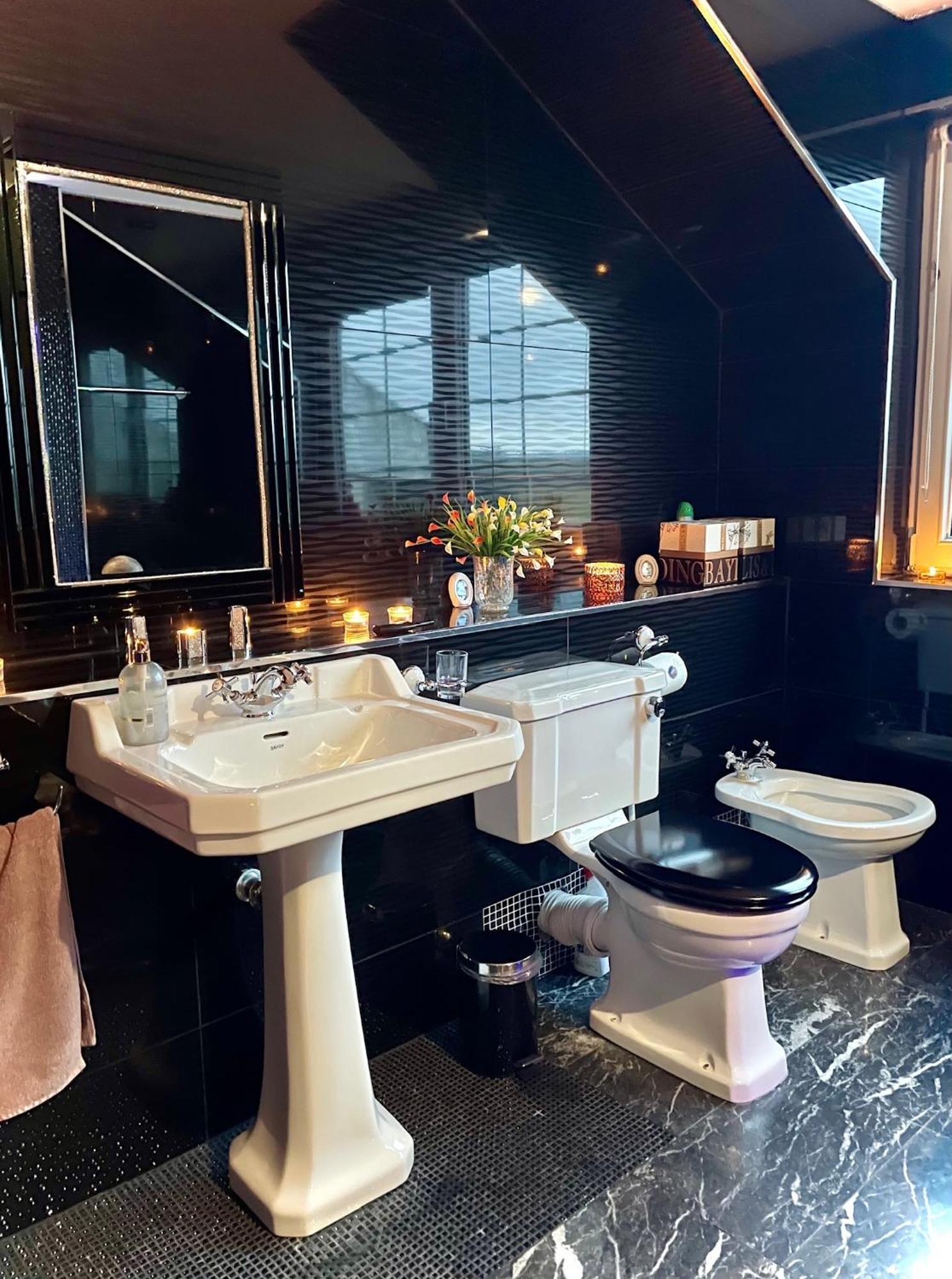Finn Village - Loch Lomond Villa B&B - Black Room With Jacuzzi-Style Bath غلاسغو المظهر الخارجي الصورة