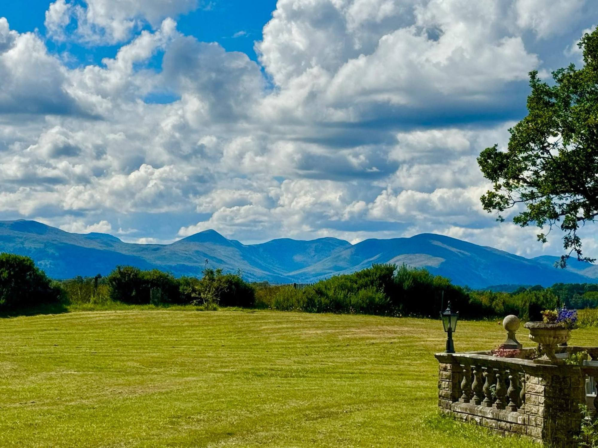 Finn Village - Loch Lomond Villa B&B - Black Room With Jacuzzi-Style Bath غلاسغو المظهر الخارجي الصورة