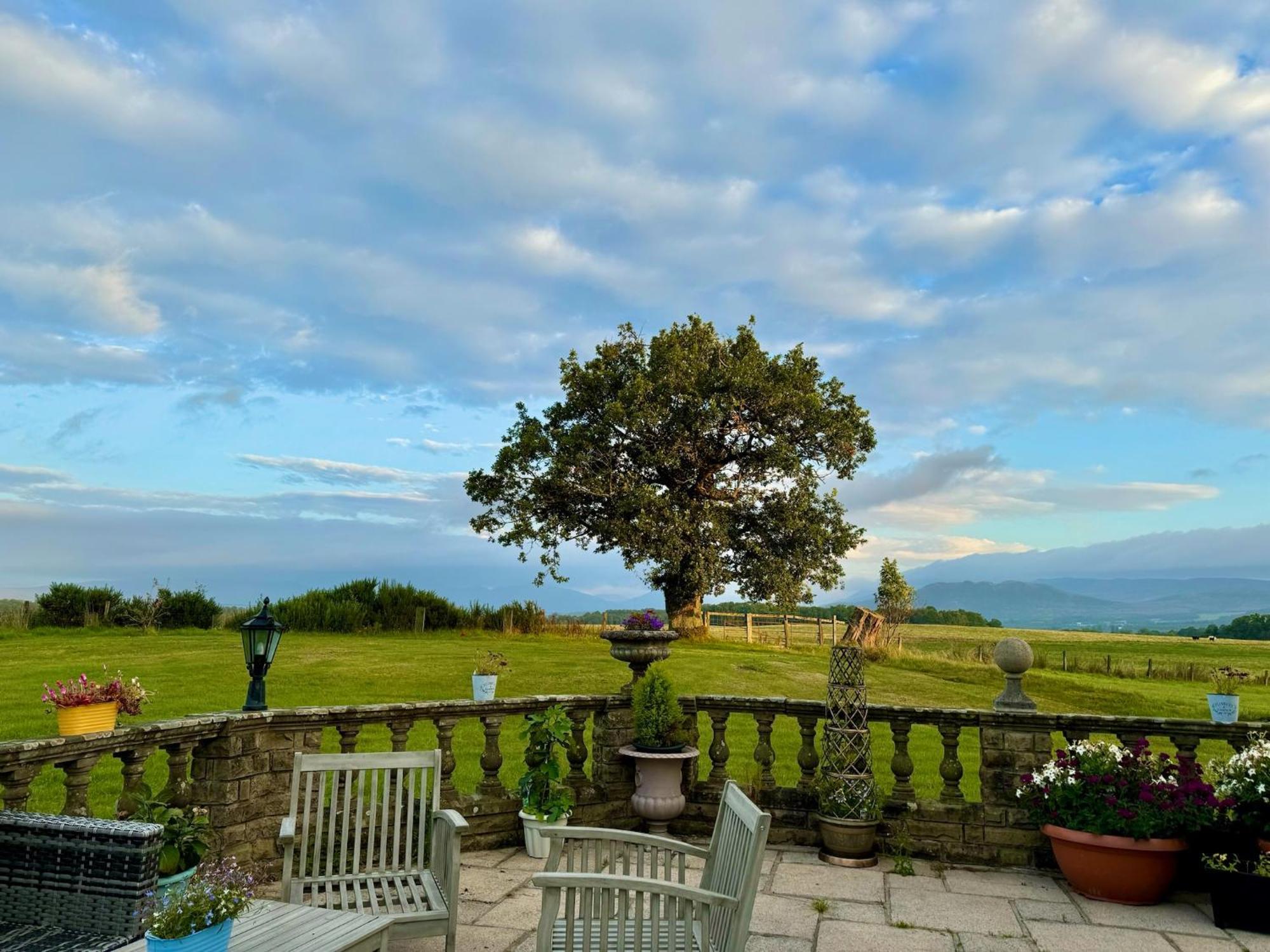 Finn Village - Loch Lomond Villa B&B - Black Room With Jacuzzi-Style Bath غلاسغو المظهر الخارجي الصورة