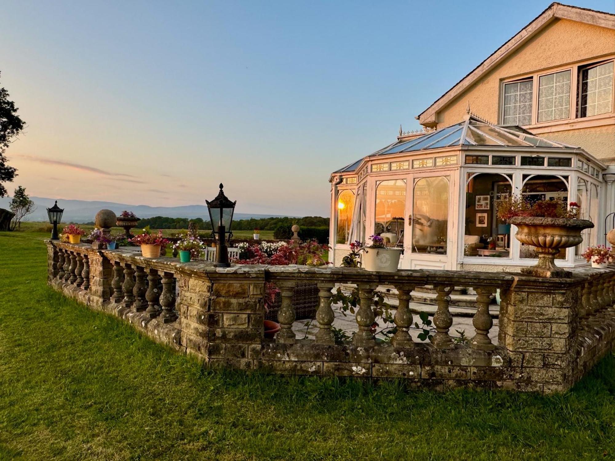 Finn Village - Loch Lomond Villa B&B - Black Room With Jacuzzi-Style Bath غلاسغو المظهر الخارجي الصورة