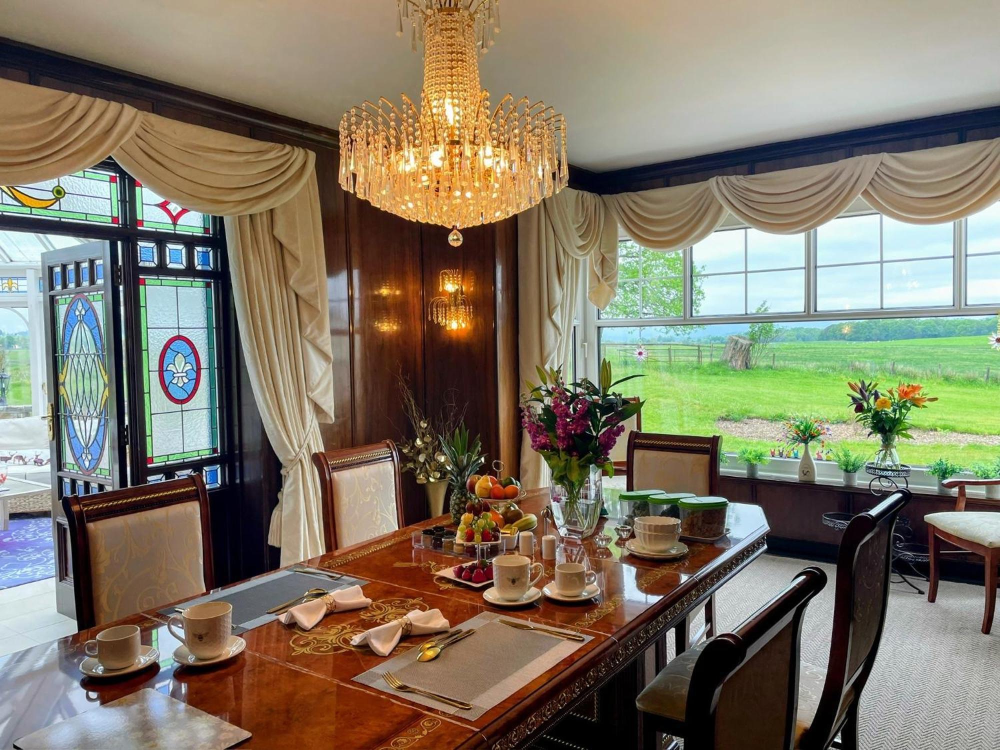 Finn Village - Loch Lomond Villa B&B - Black Room With Jacuzzi-Style Bath غلاسغو المظهر الخارجي الصورة